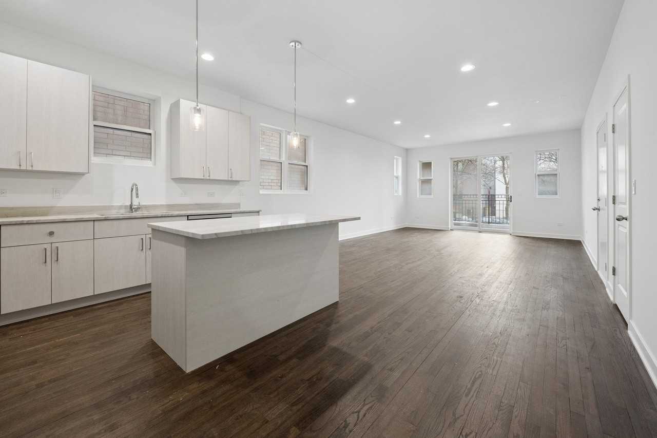 1952 W Ohio St Unit 1e - Photo 6 of 31