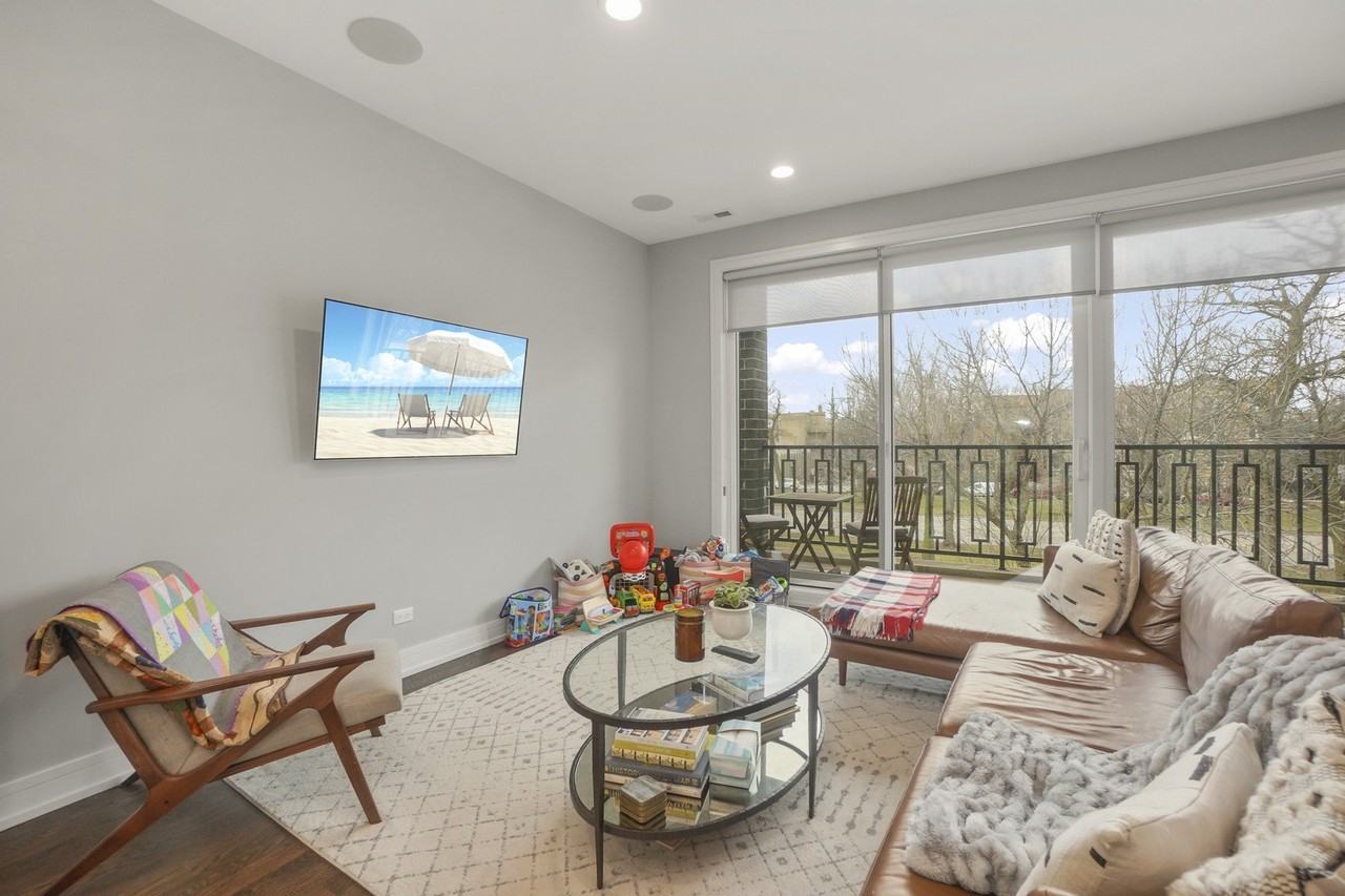 1621 N Humboldt Blvd Apt 2s - Photo 5 of 22