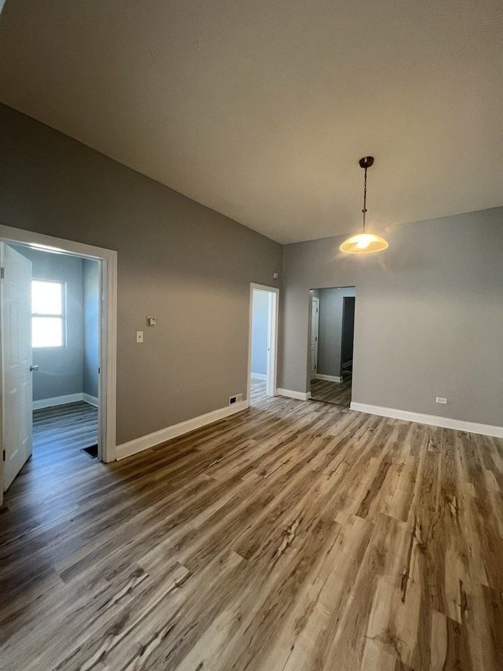 7349 S Evans Ave Unit 1 - Photo 4 of 13