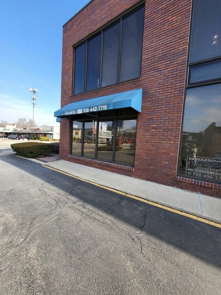 7851 Ogden Ave Apt 2 - Photo 2 of 19