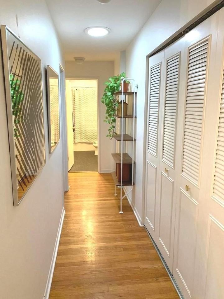 711 Austin St Apt 301 - Photo 4 of 9