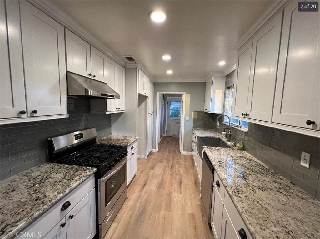 576 Geneva Ave - Photo 4 of 13