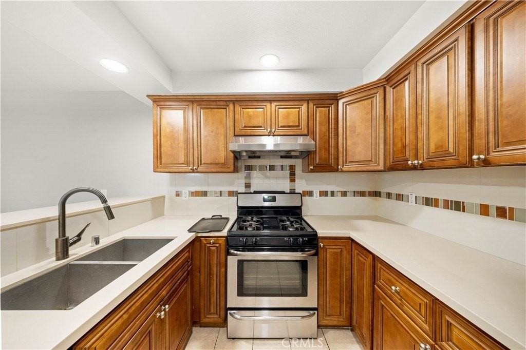 78 N Sierra Bonita Ave #2 - Photo 6 of 24