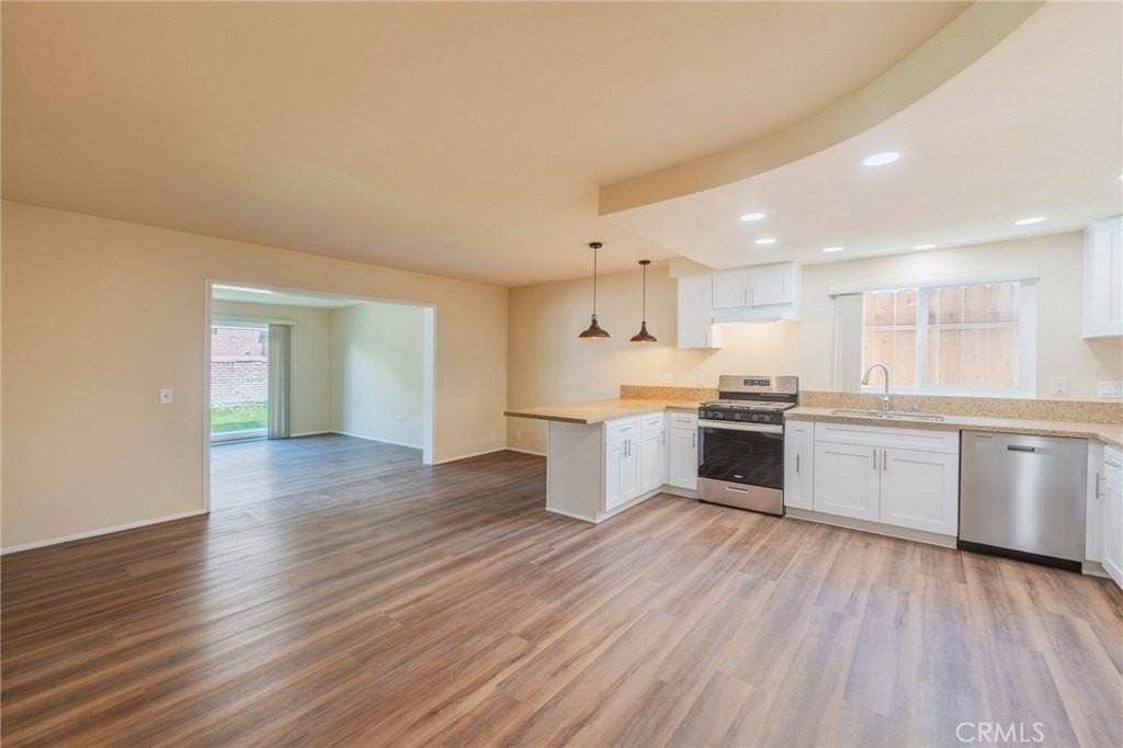 1443 E Gladwick St - Photo 3 of 19