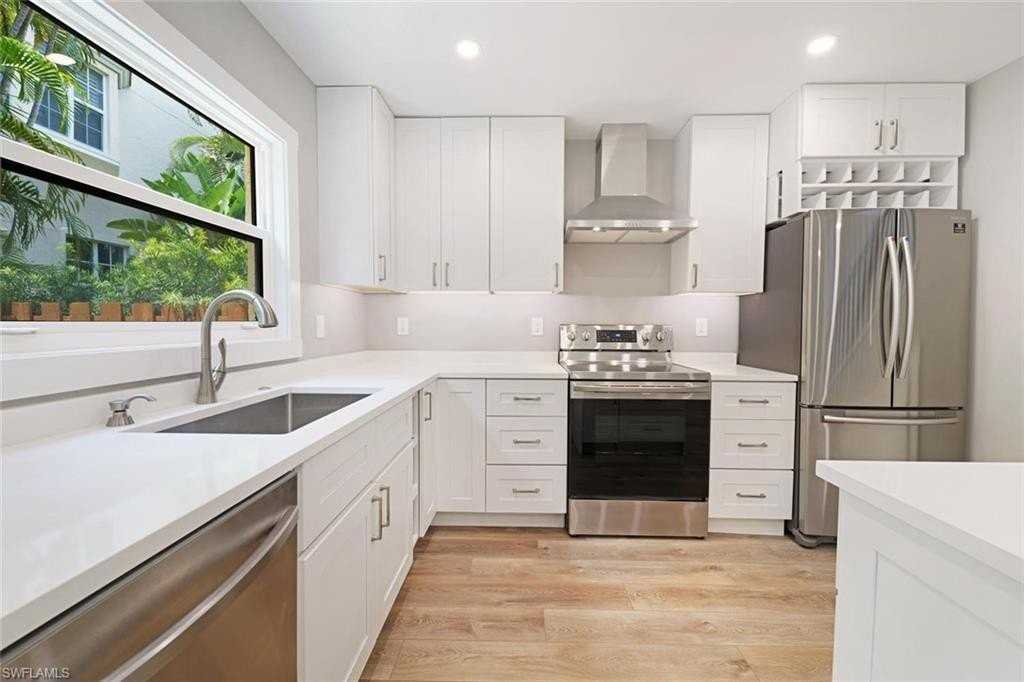 1130 5th St S Unit B - Photo 6 of 14