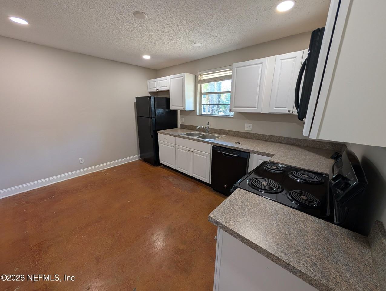 2063 N Laura St - Photo 5 of 11