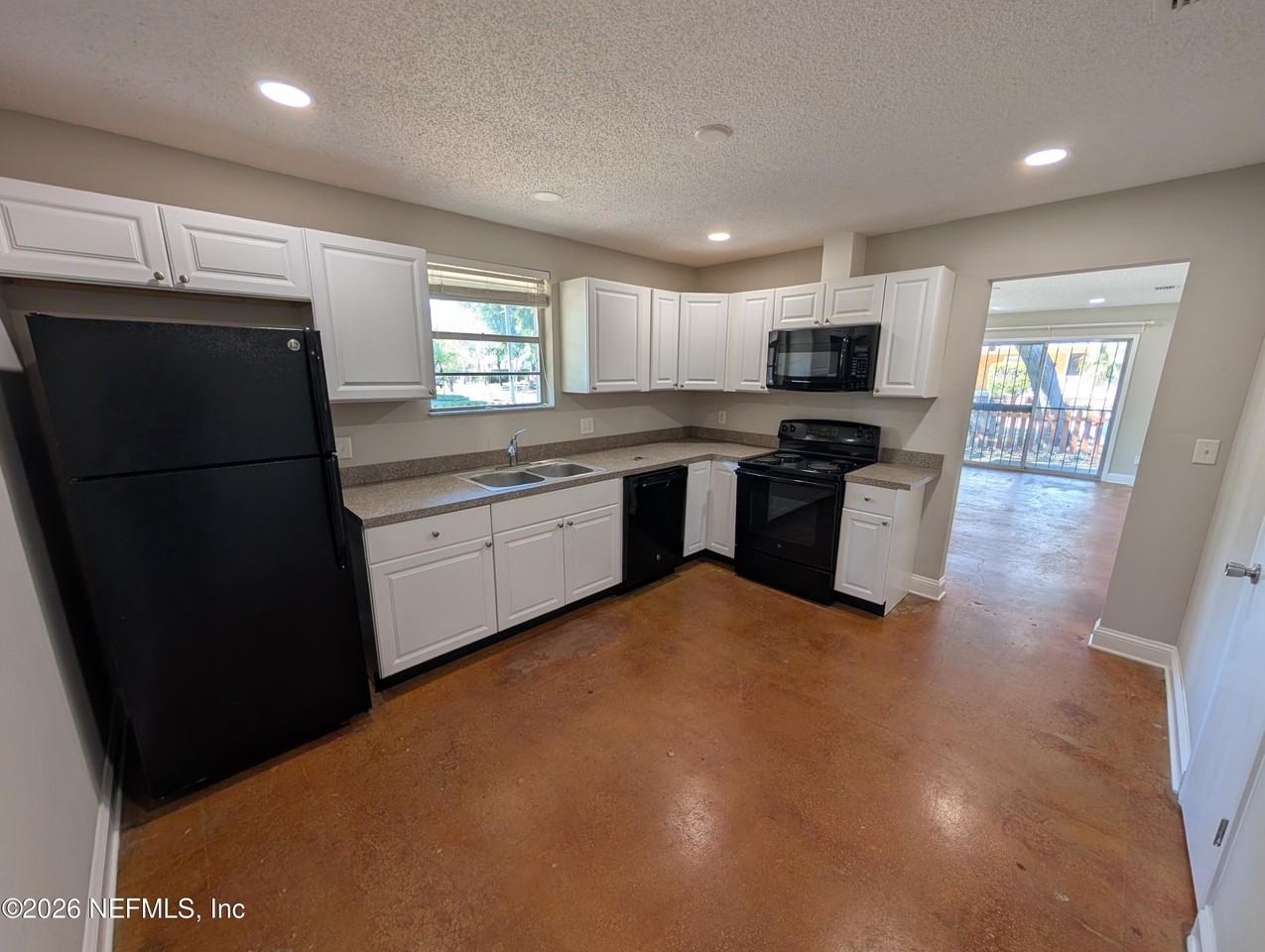 2063 N Laura St - Photo 6 of 11