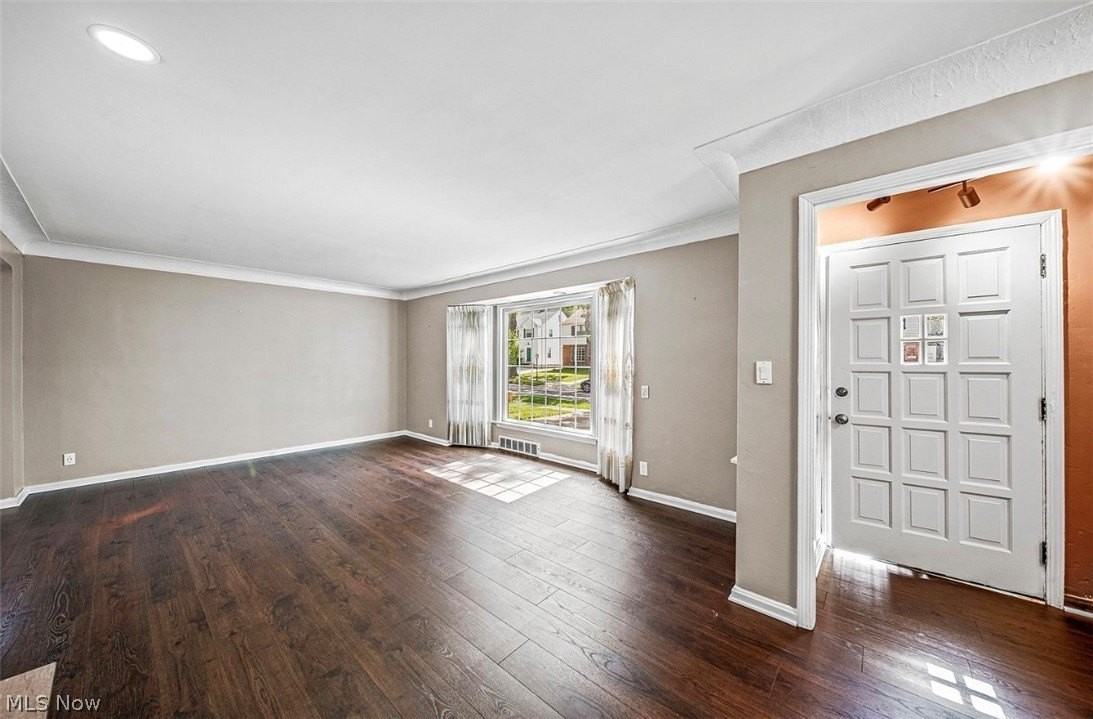 4069 Bushnell Rd - Photo 6 of 39