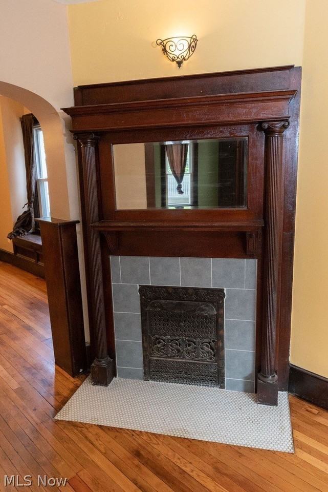 1362 W 59th St - Photo 6 of 20