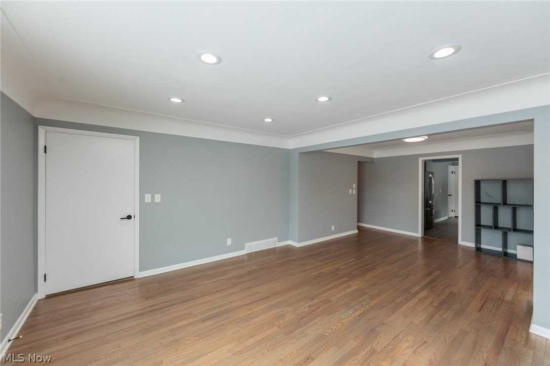 2539 Warrensville Center Rd Unit Down - Photo 6 of 43