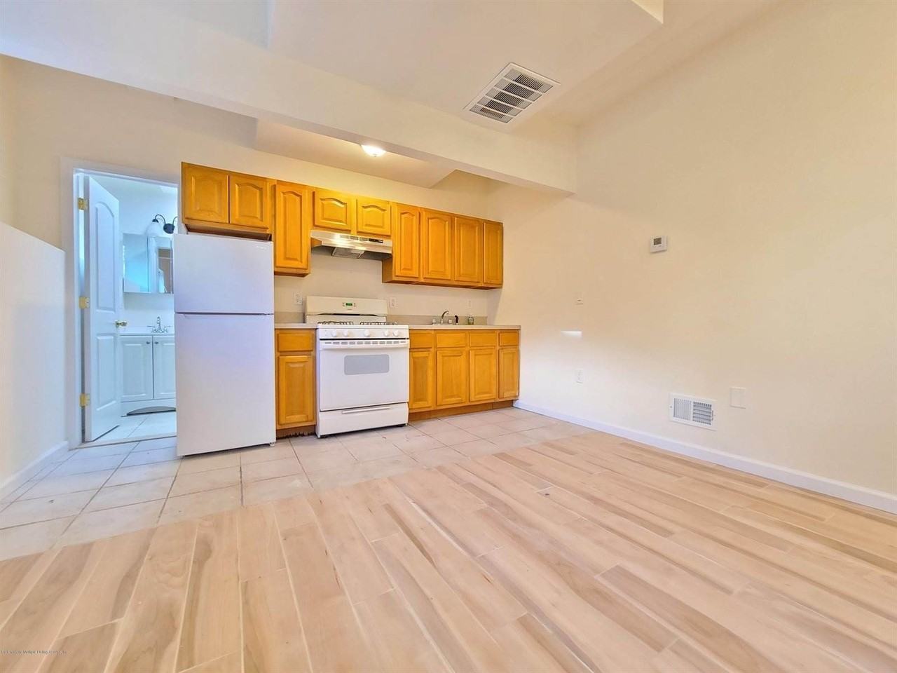 7300 Amboy Rd - Photo 2 of 6