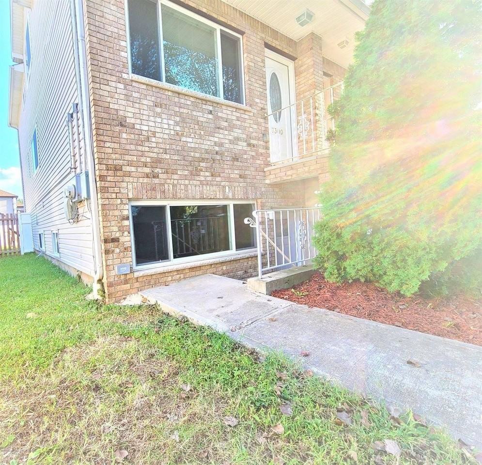 7300 Amboy Rd - Photo 5 of 6