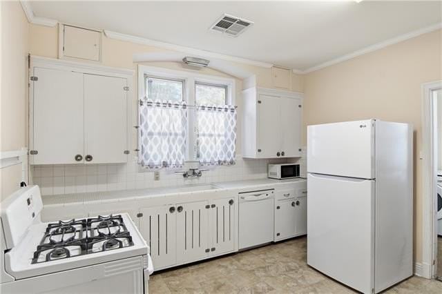 4607 Mandeville St - Photo 5 of 14