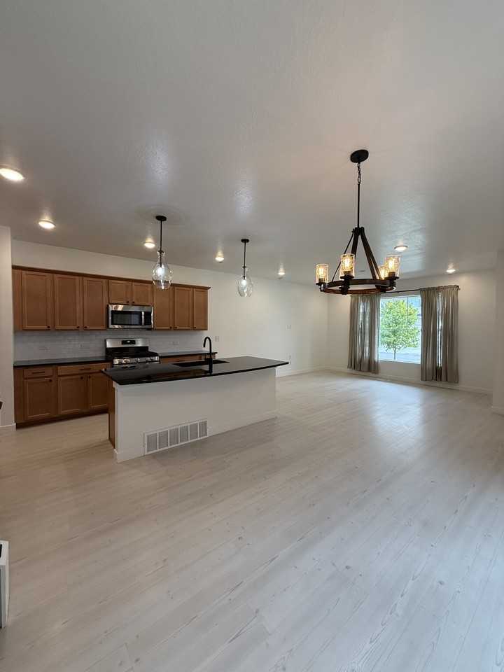 1574 W Andover Rd - Photo 5 of 5