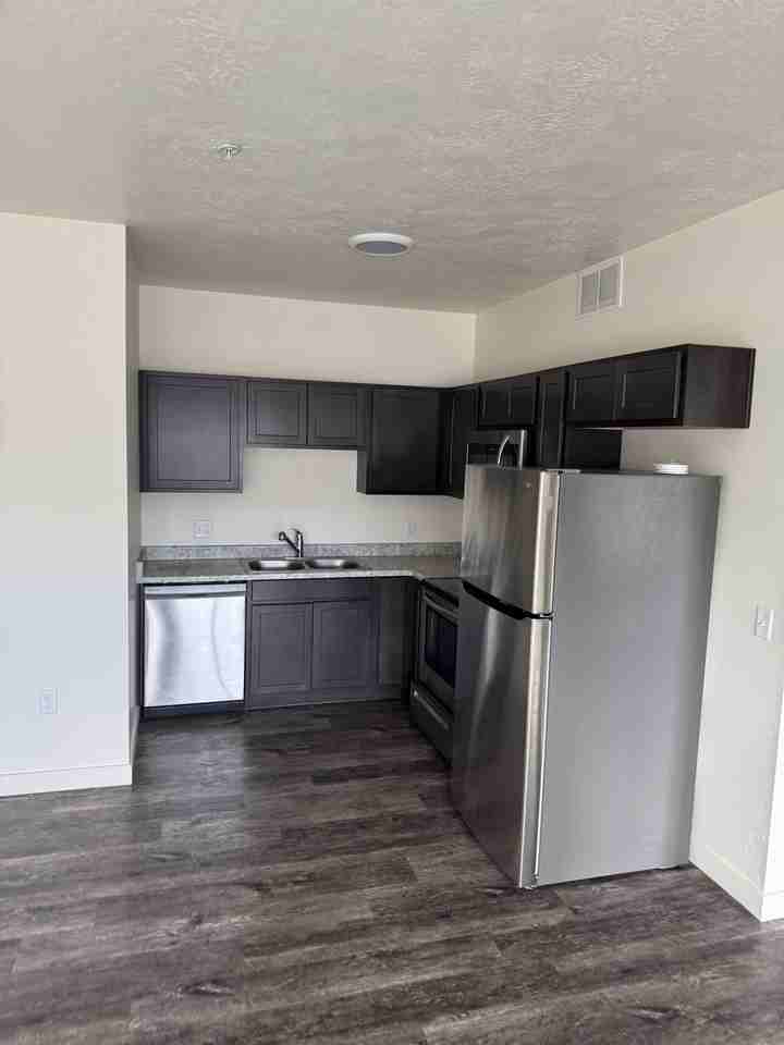 7318 W Laxey St - Photo 5 of 19