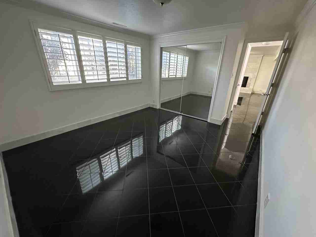 6554 S Vinecrest Dr - Photo 3 of 17