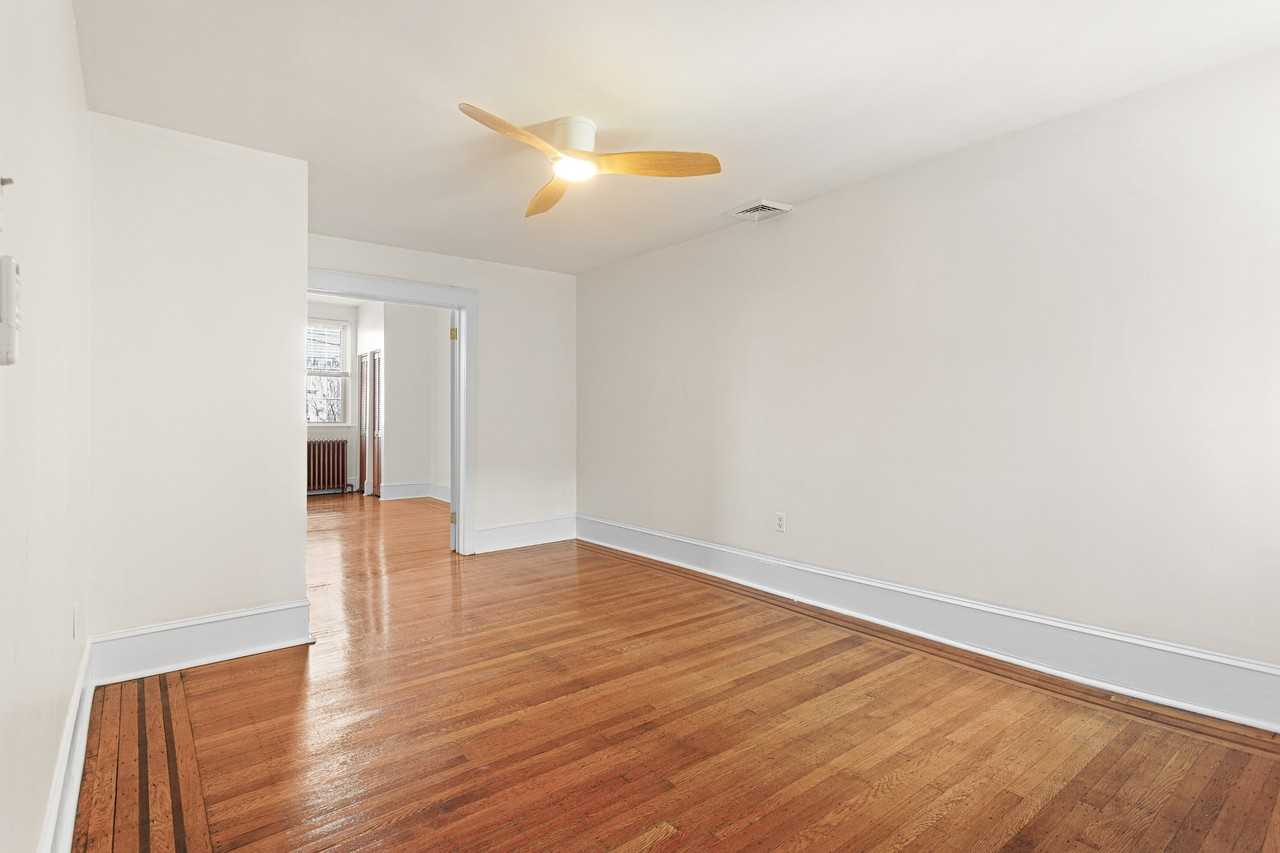 202 E Girard Ave #1 - Photo 4 of 20