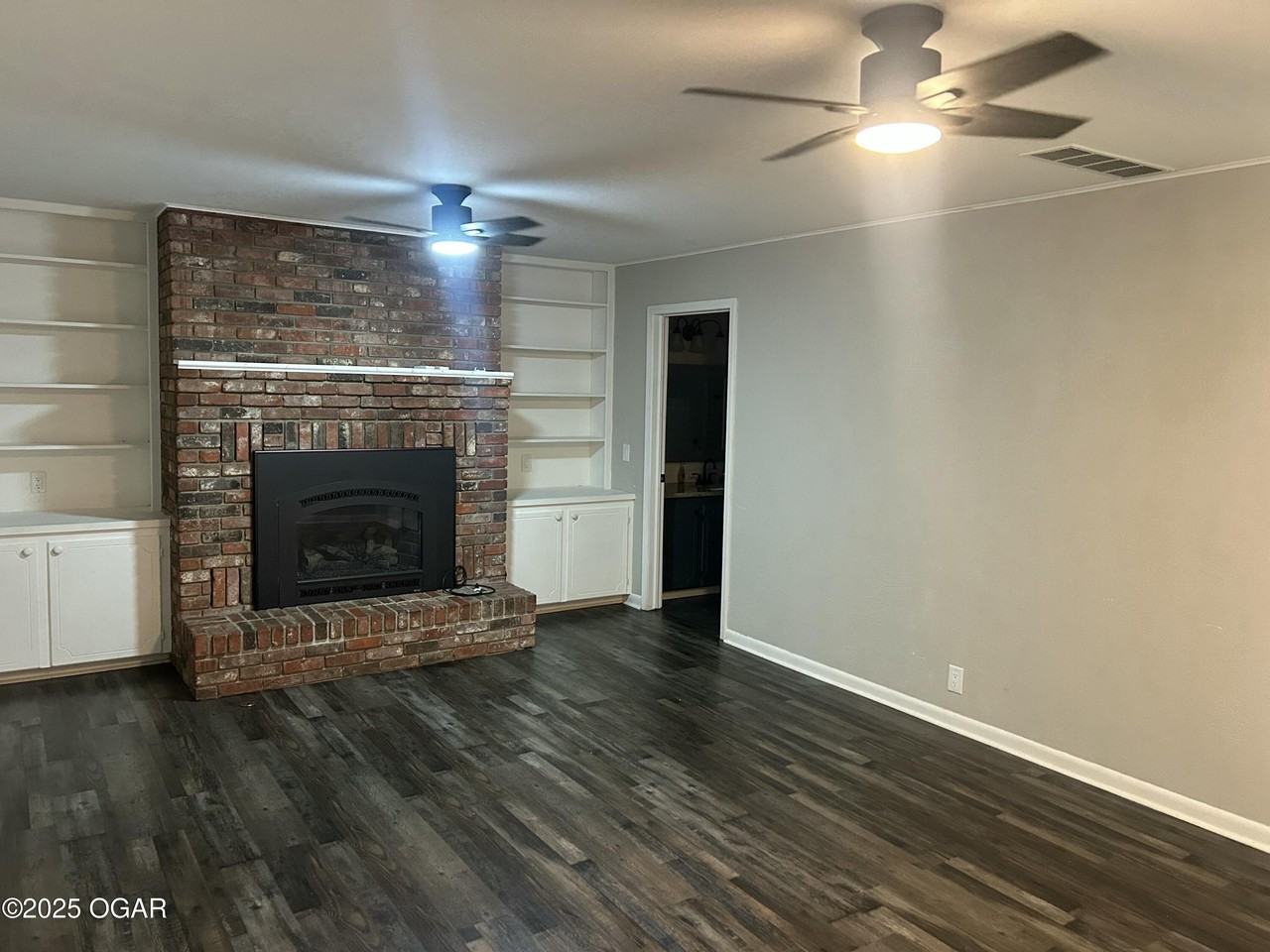 2729 Illinois Ave - Photo 6 of 9