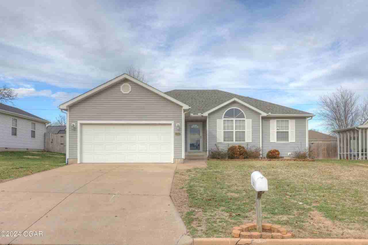 4231 W 28th St - Photo 3 of 35