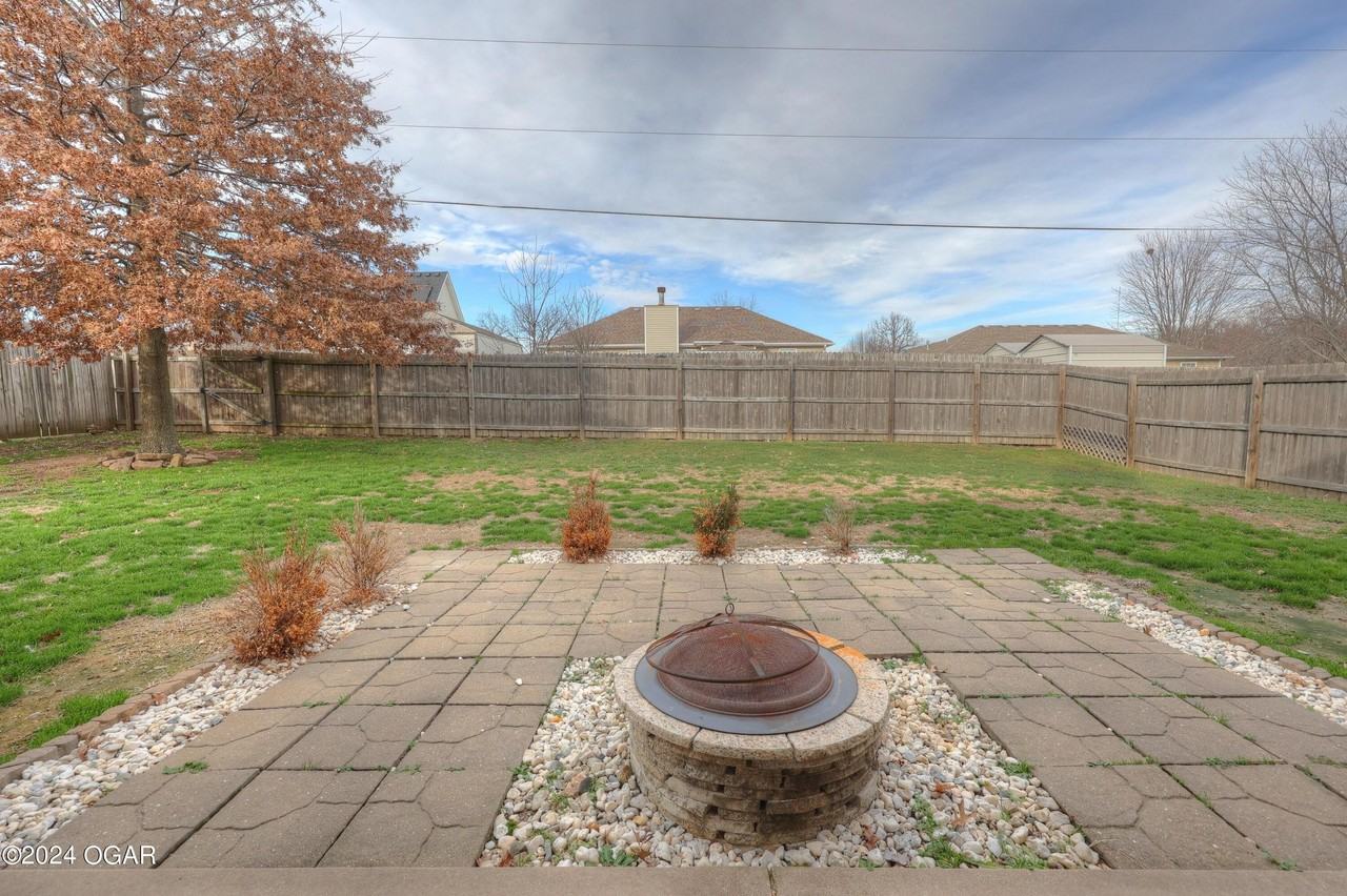 4231 W 28th St - Photo 4 of 35