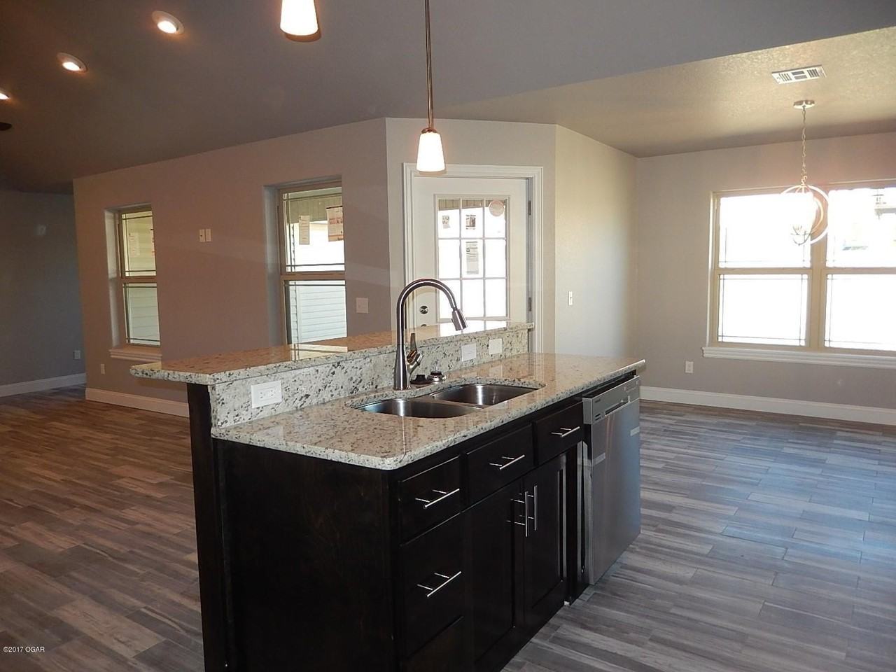 2430 Grand Ave - Photo 4 of 17