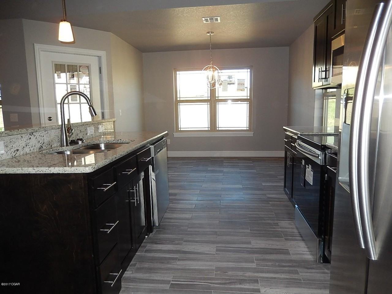 2430 Grand Ave - Photo 5 of 17