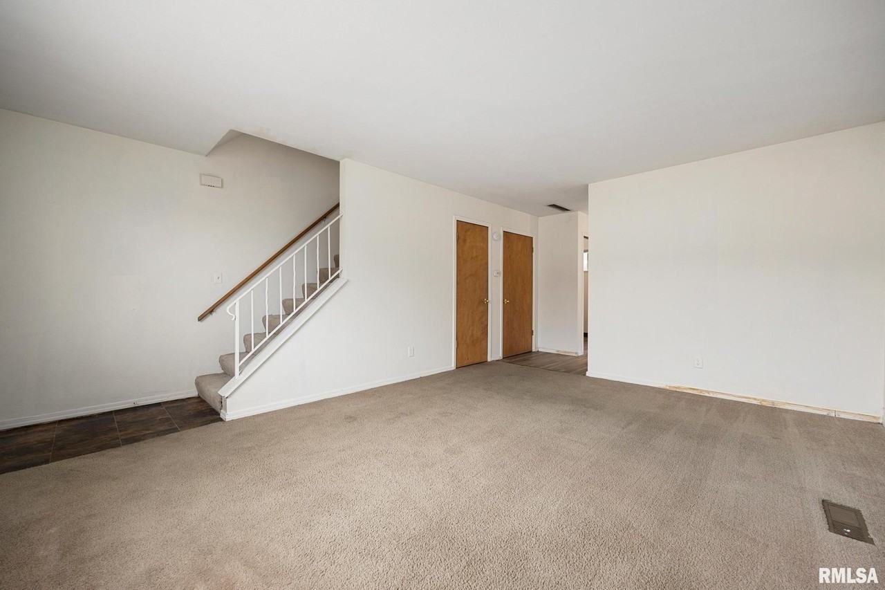 1333 W Jeth Ct - Photo 2 of 13