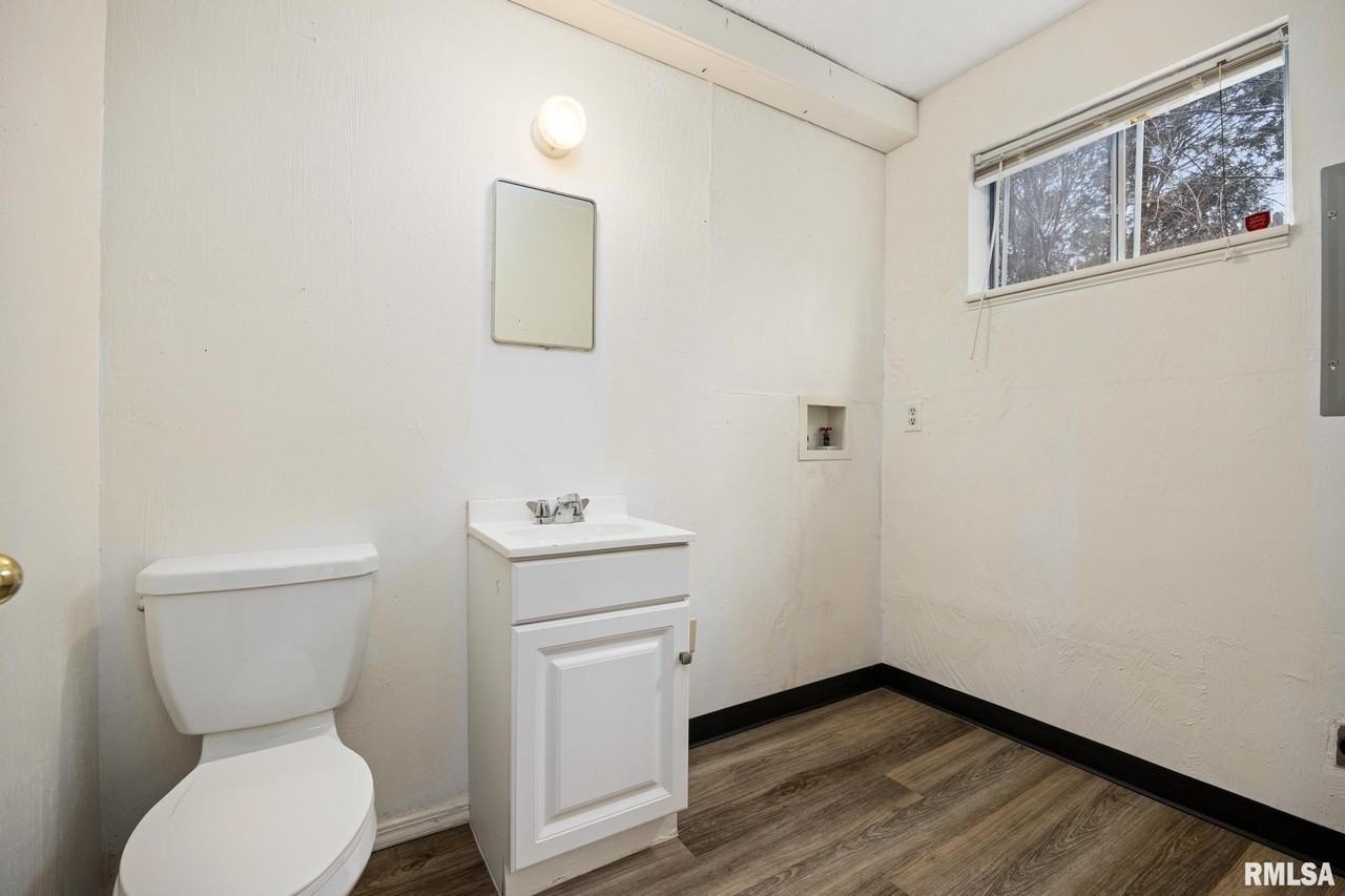 1333 W Jeth Ct - Photo 7 of 13