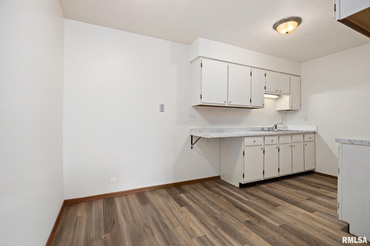 1300 W Jeth Ct Unit I - Photo 4 of 12