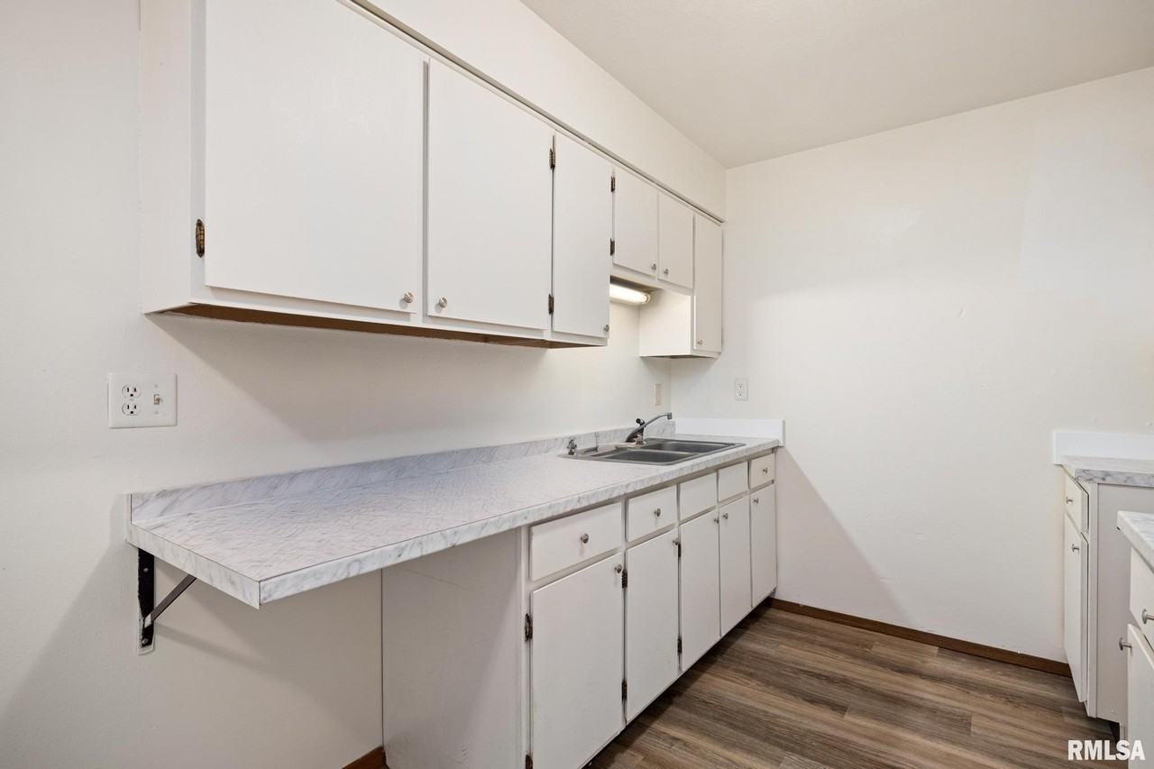 1300 W Jeth Ct Unit I - Photo 5 of 12