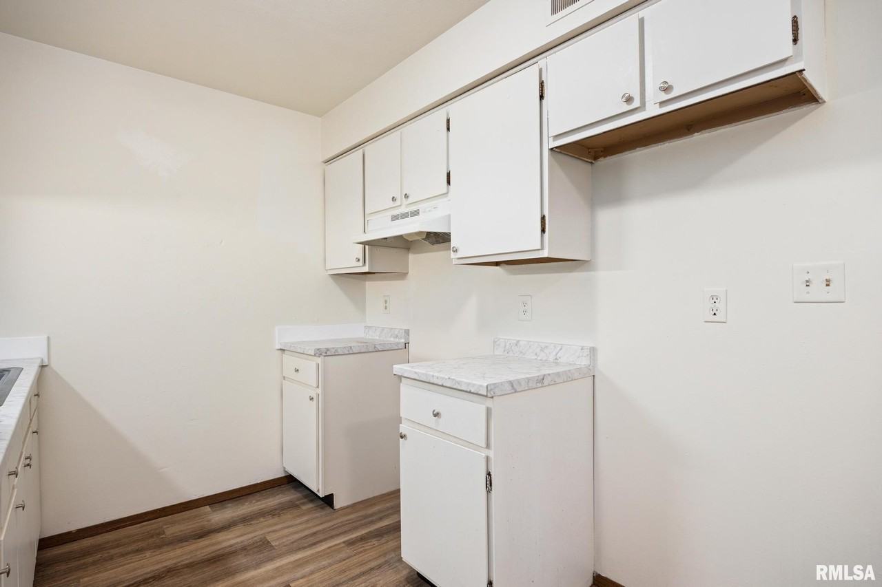 1300 W Jeth Ct Unit I - Photo 6 of 12