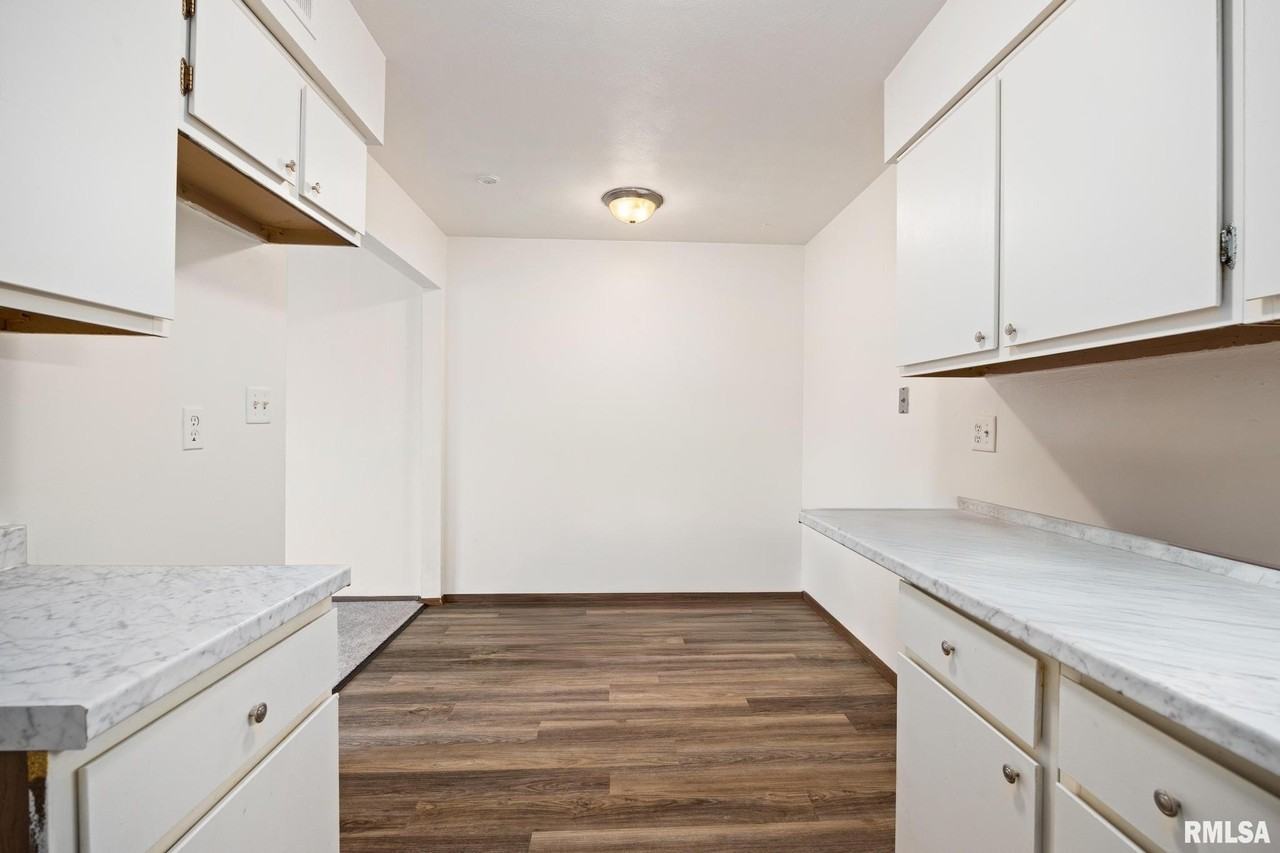 1300 W Jeth Ct Unit I - Photo 7 of 12