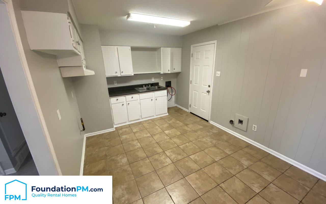 4208 Beacon Hills Dr #1 - Photo 4 of 12