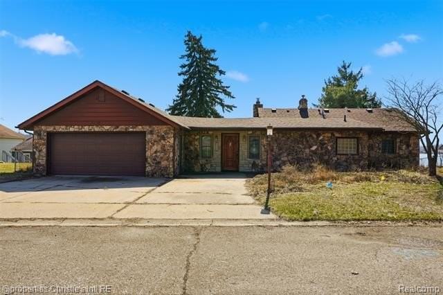 2739 Lakeridge - Photo 2 of 45