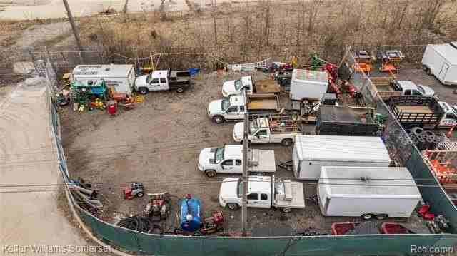 123 E Montcalm St - Photo 7 of 12