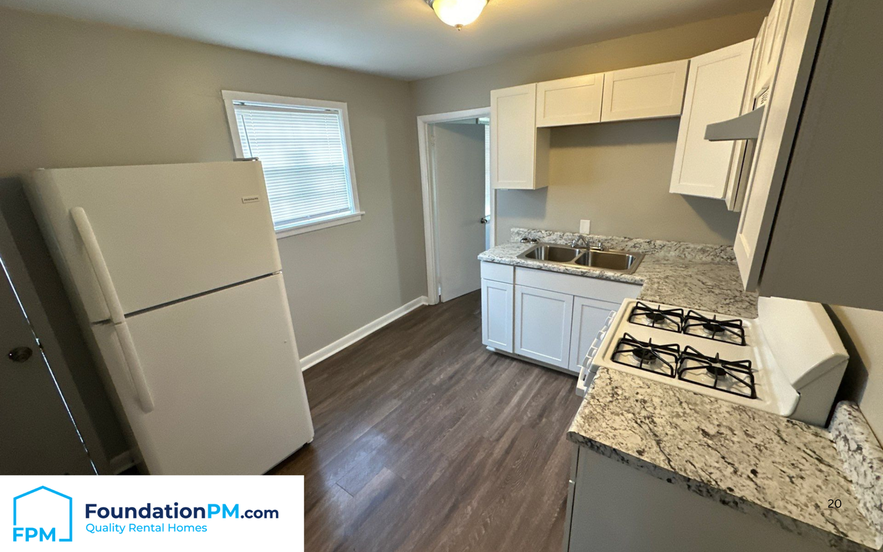 672 Carpenter St #1 - Photo 3 of 19