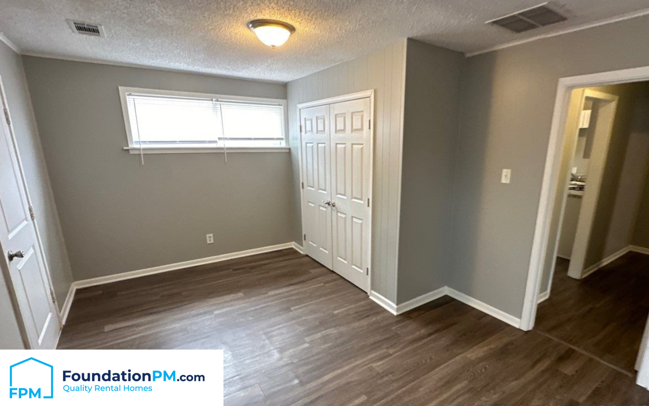 672 Carpenter St #1 - Photo 6 of 19