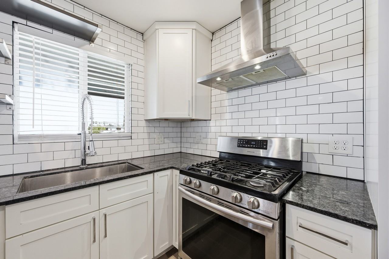 3615 North 15th Avenue #26 - Photo 6 of 10