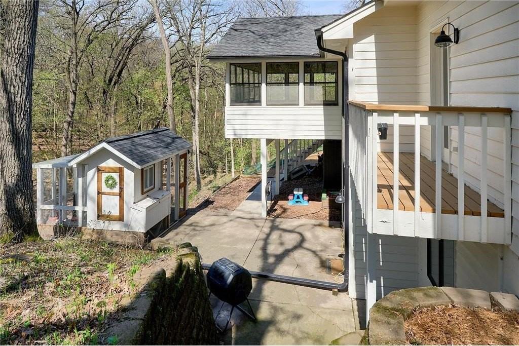 1832 Essex Rd - Photo 3 of 38