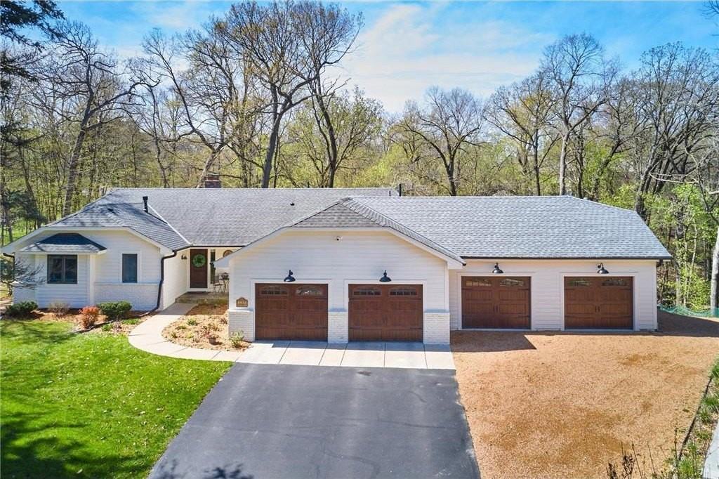 1832 Essex Rd - Photo 6 of 38