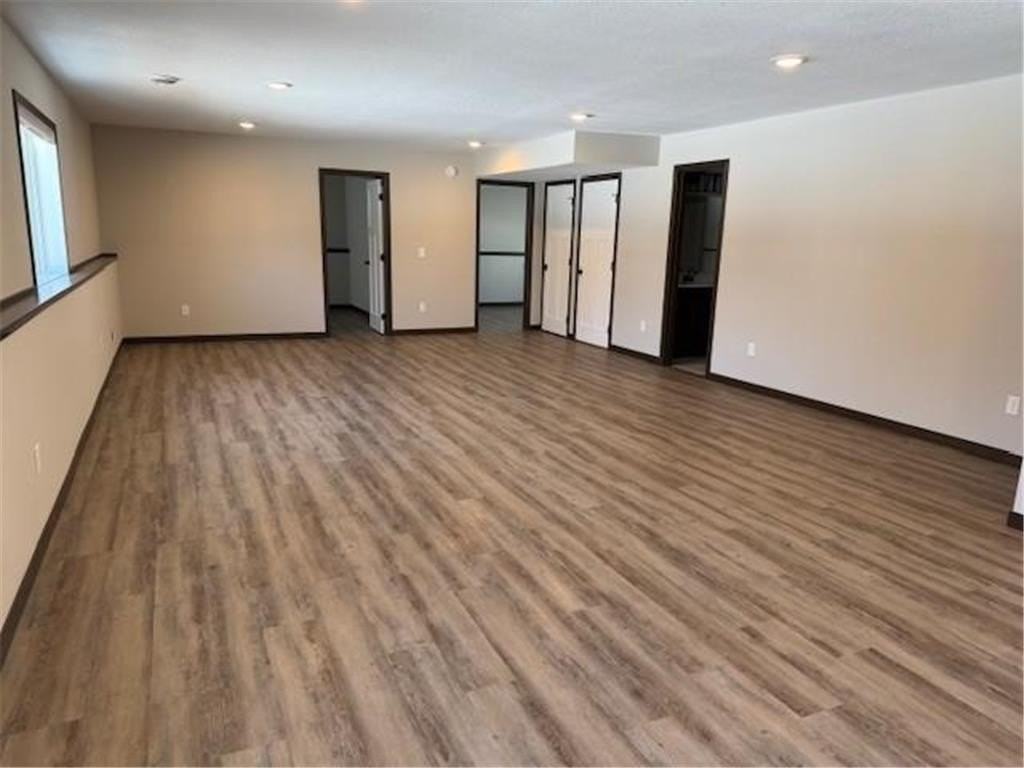 614 Dillon Ave N - Photo 5 of 11