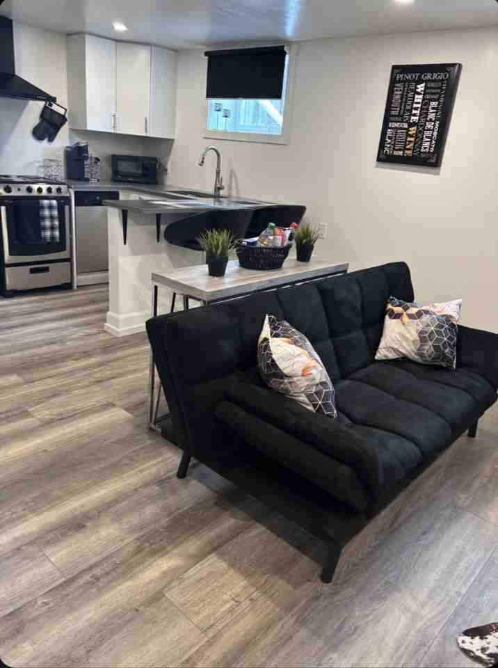 210 Fearnwood Street - Photo 5 of 11