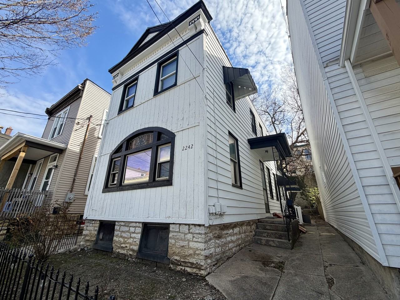 2242 Victor St #0 - Photo 2 of 12