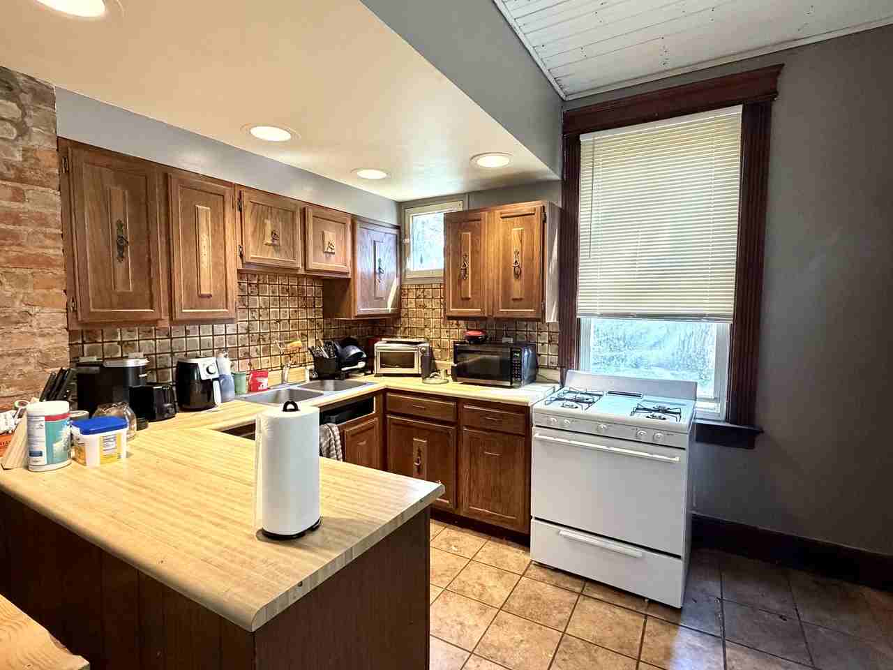 2242 Victor St #0 - Photo 3 of 12