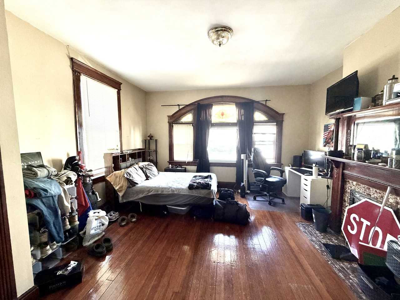 2242 Victor St #0 - Photo 5 of 12