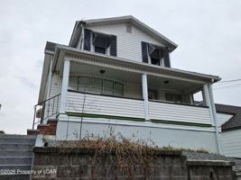 featured image of 92 Diamond St #1