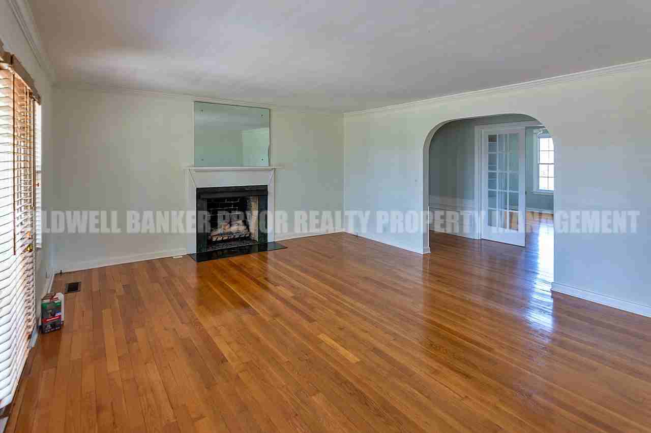 323 Walsh Rd #1 - Photo 5 of 40