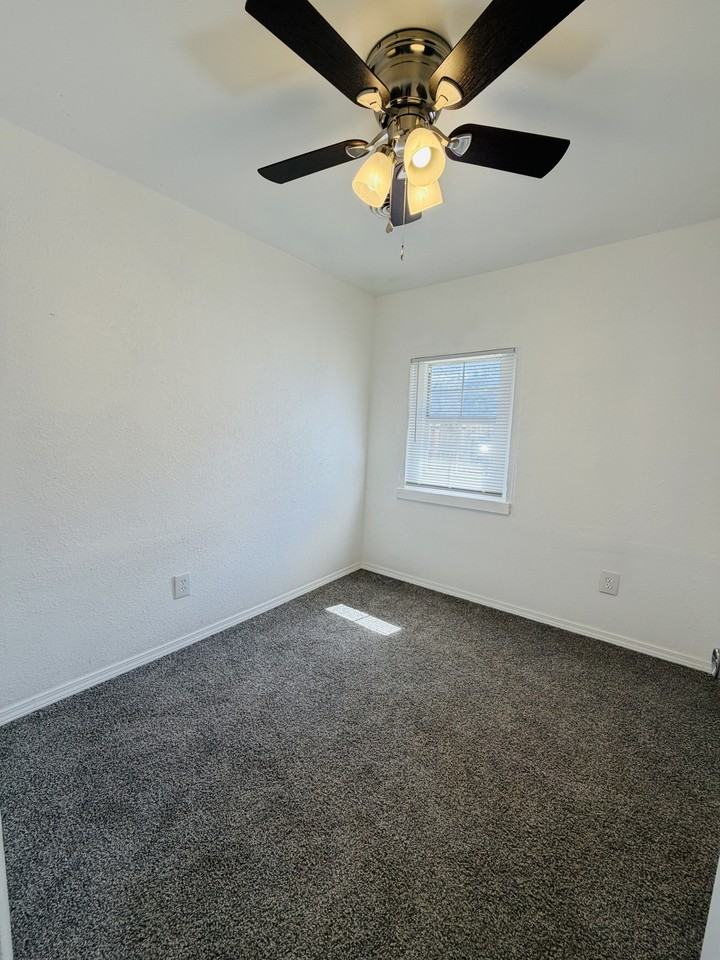 2301 S Westminster Rd #1 - Photo 3 of 9