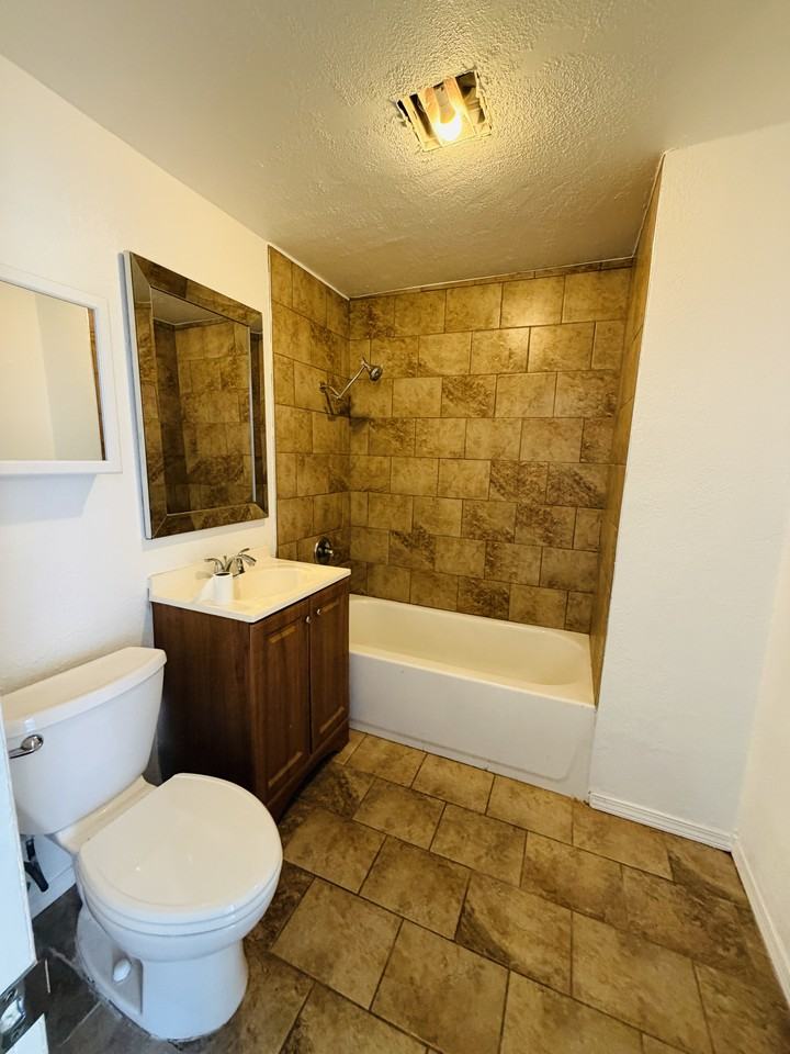 2301 S Westminster Rd #1 - Photo 4 of 9