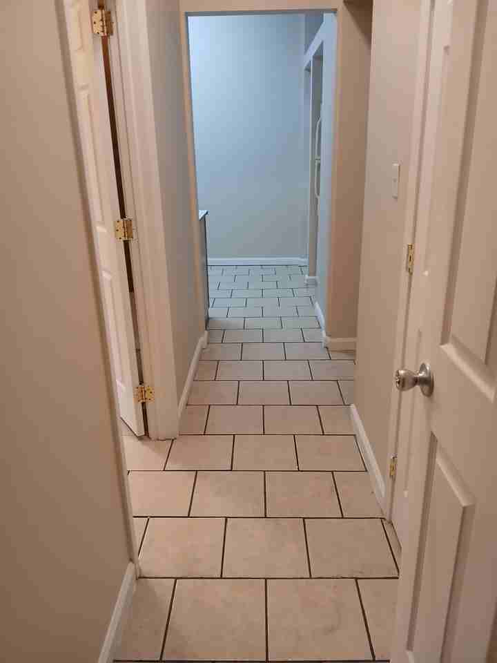 705 S Poplar St #1 - Photo 5 of 12